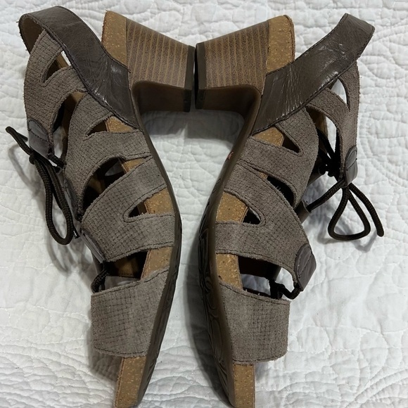 Joseph Seibel Womens Ruth 29 Taupe Leather Tie Heel Sandals, Size 39 - Picture 8 of 10